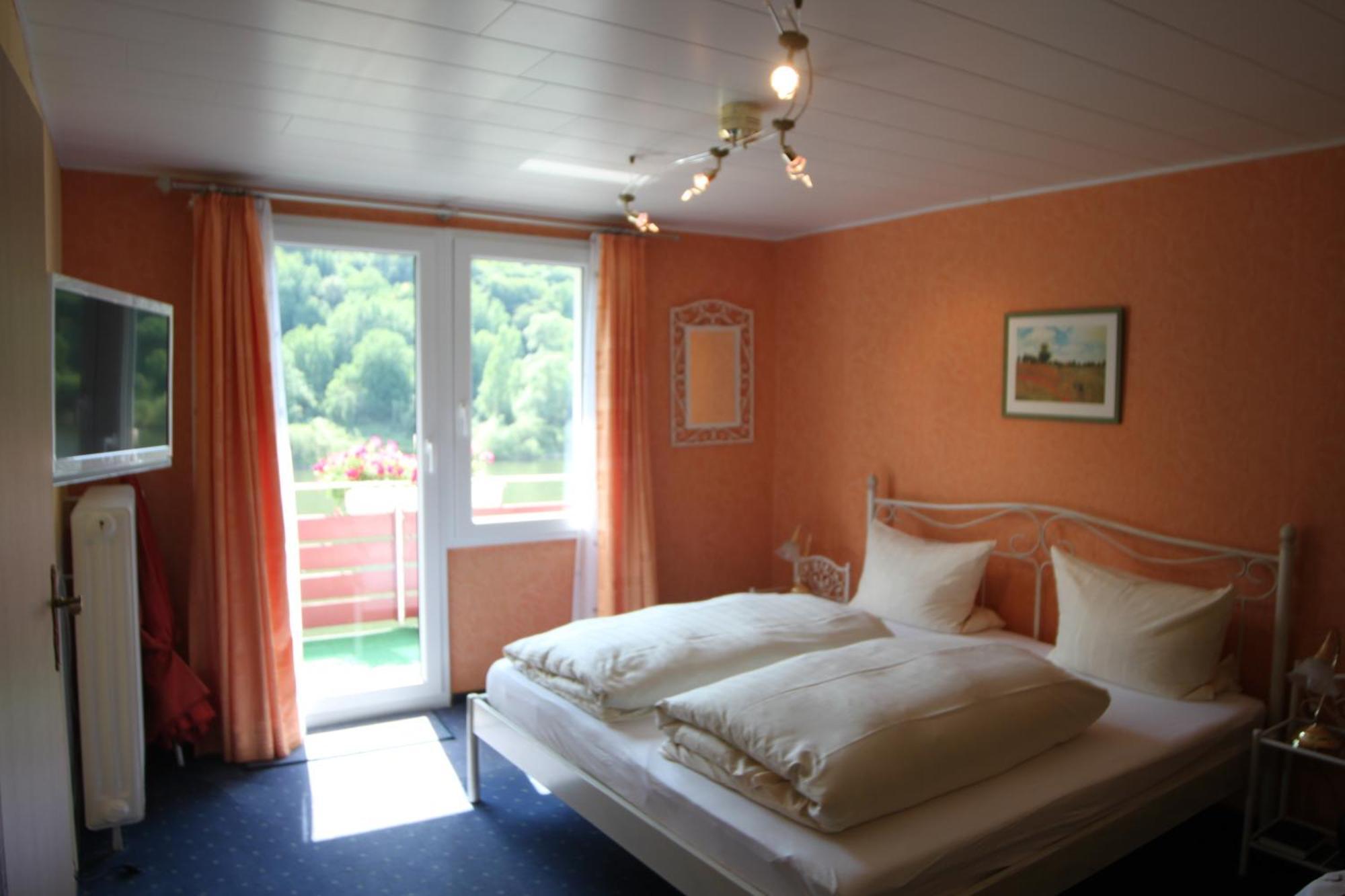 Moselromantik-Hotel Zum Loewen Ediger-Eller Bilik gambar